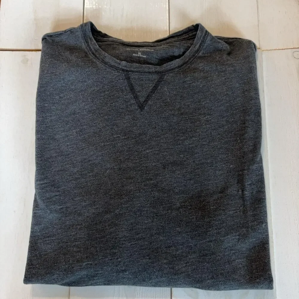 Banana Republic Sweatshirt Mens XL Gray Crewneck Pullover Tagless Knit Casual